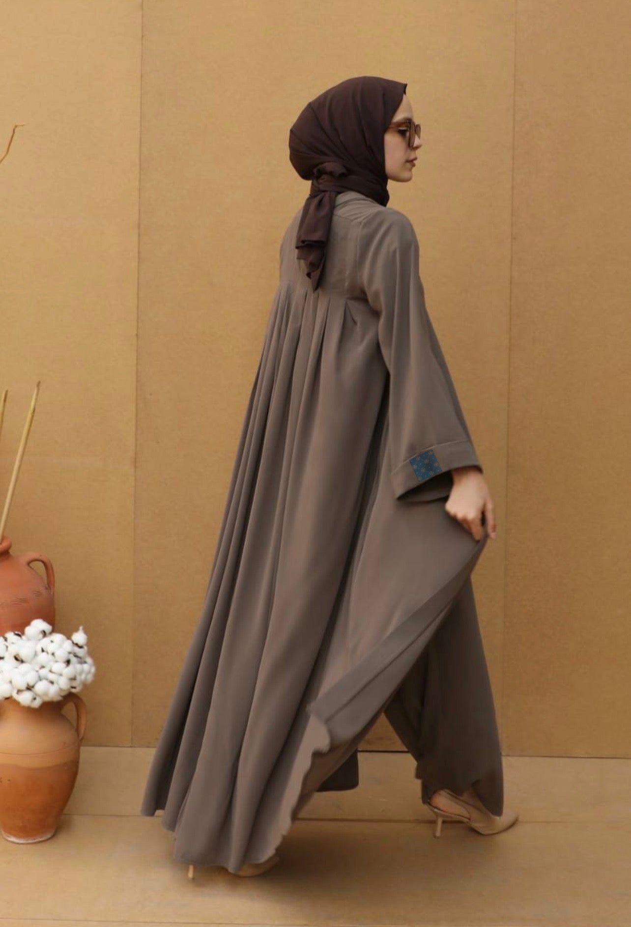 Abaya three piece Taupe