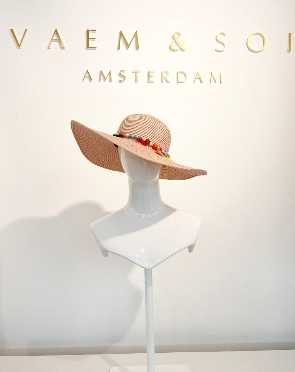 Hat powder pink X beads